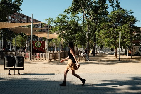Travel, frame 4