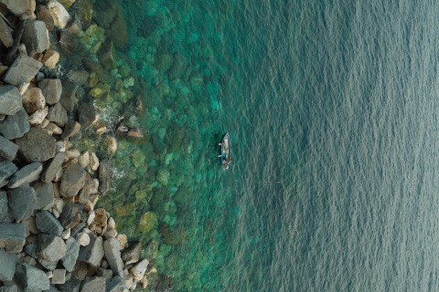 Travel, frame 12