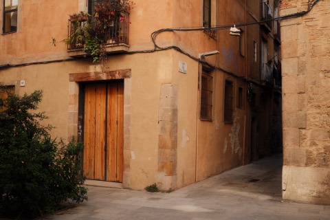 Travel, frame 24