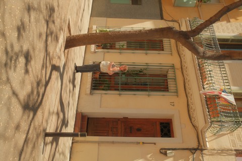 Travel, frame 32